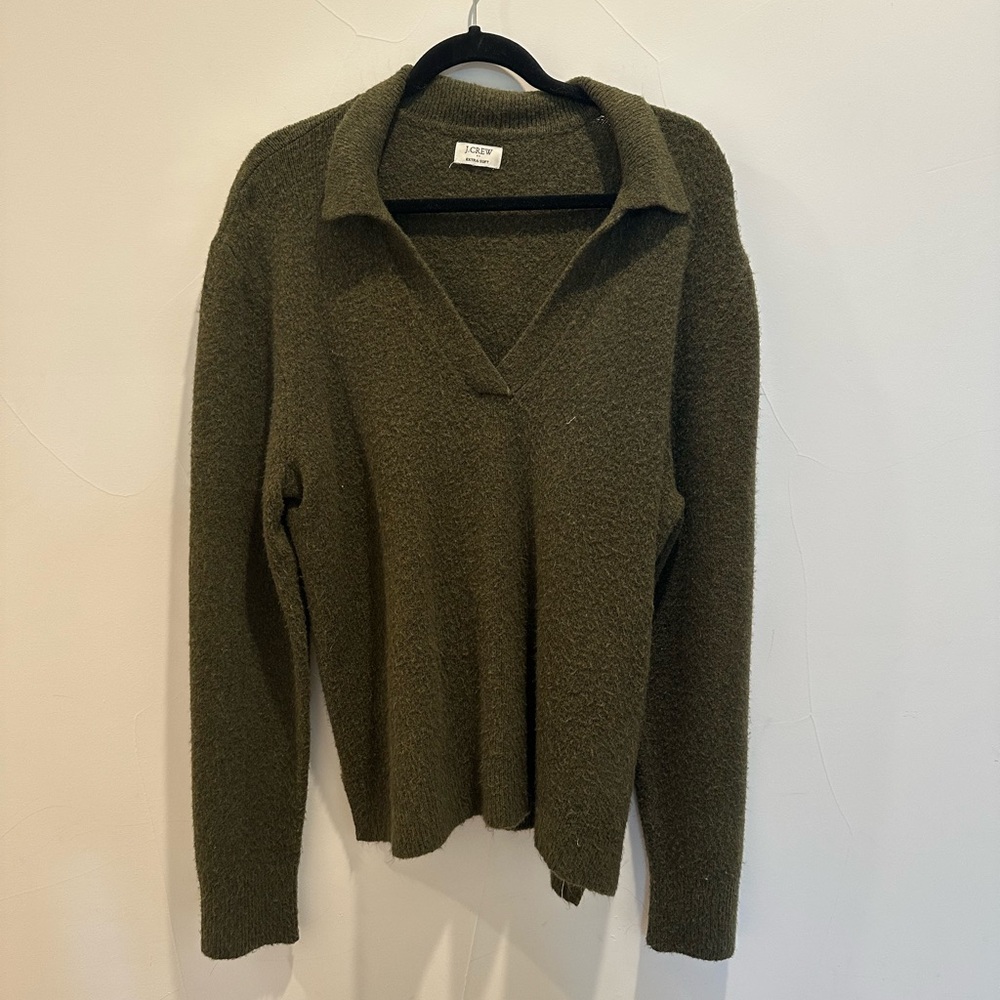 J crew Green V-Neck Sweater Relaxed Fit